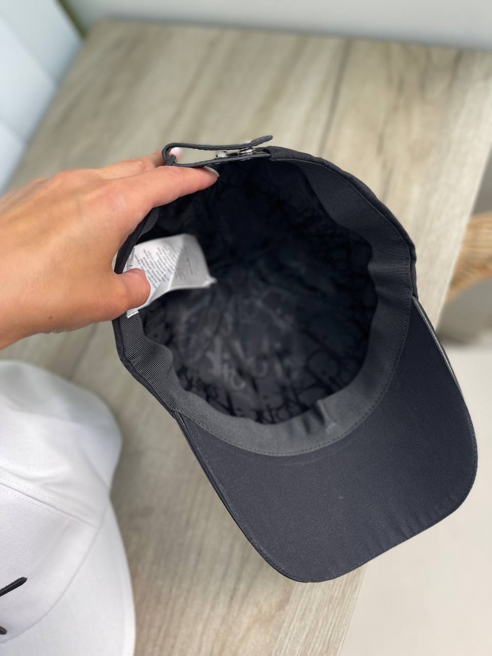 Бейсболка премиальная Christian Dior BP-16028 Бейсболка премиальная Christian Dior BP-16028