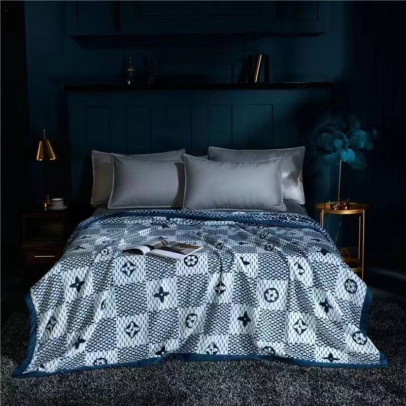 Стильный плед Louis Vuitton BP-43944 Стильный плед Louis Vuitton BP-43944