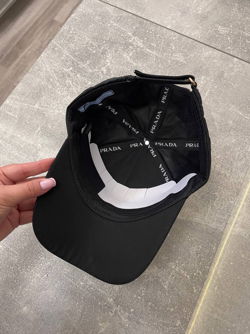 Премиальная бейсболка Prada BP-48794 Премиальная бейсболка Prada BP-48794