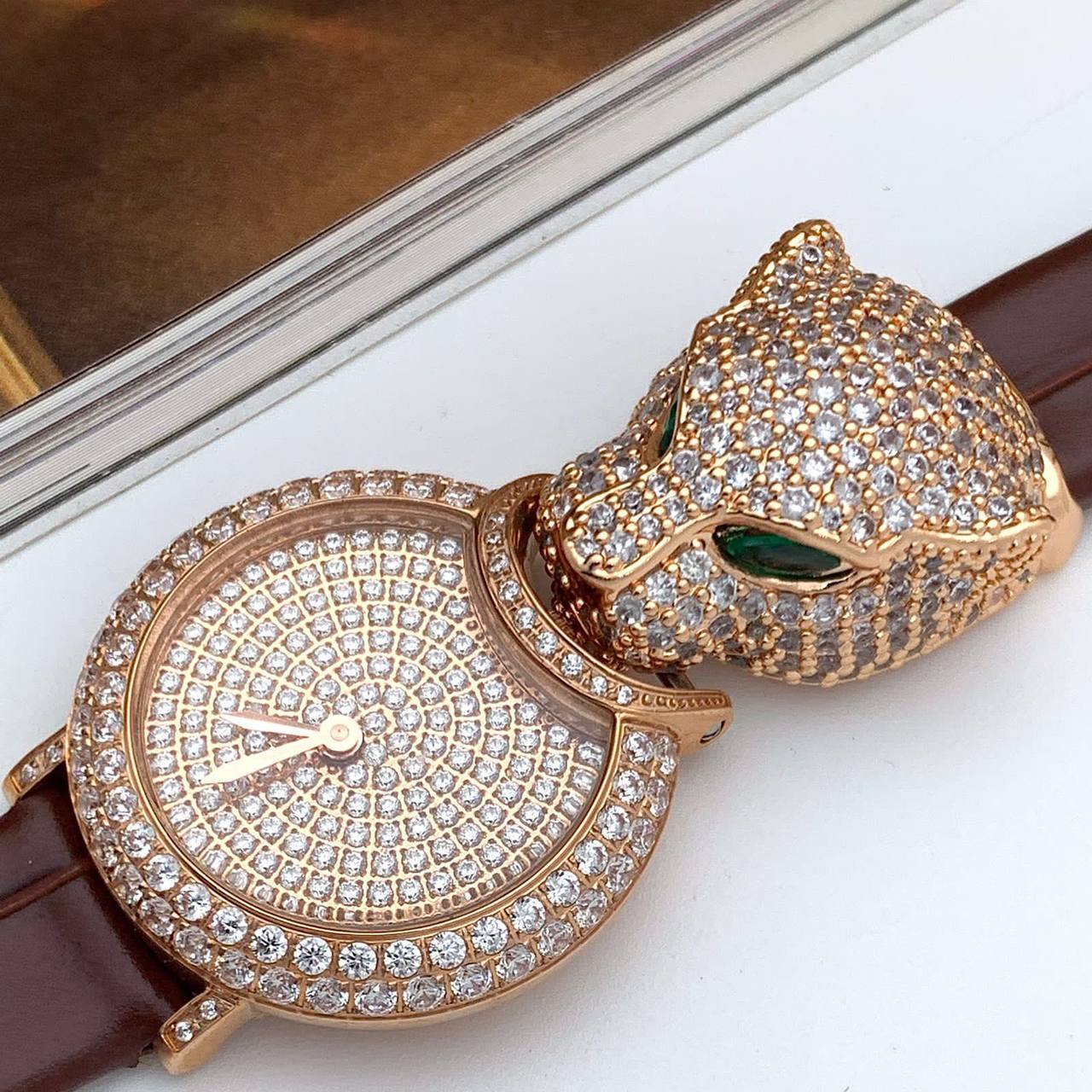 Элегантные часы Cartier BP-38342 Элегантные часы Cartier BP-38342