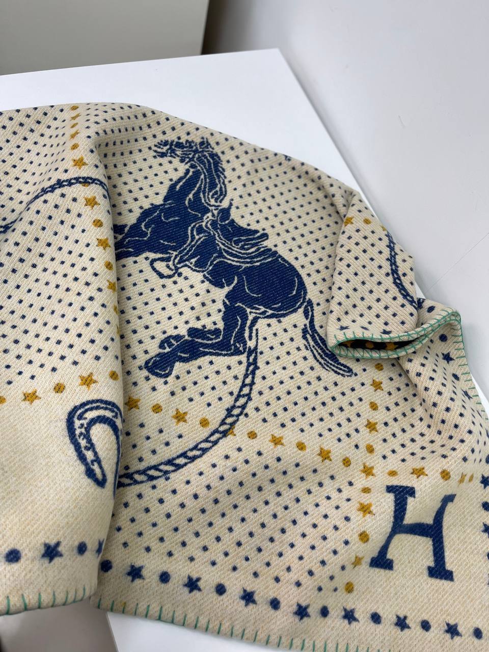 Плед стильный Hermes BP-38034 Плед стильный Hermes BP-38034