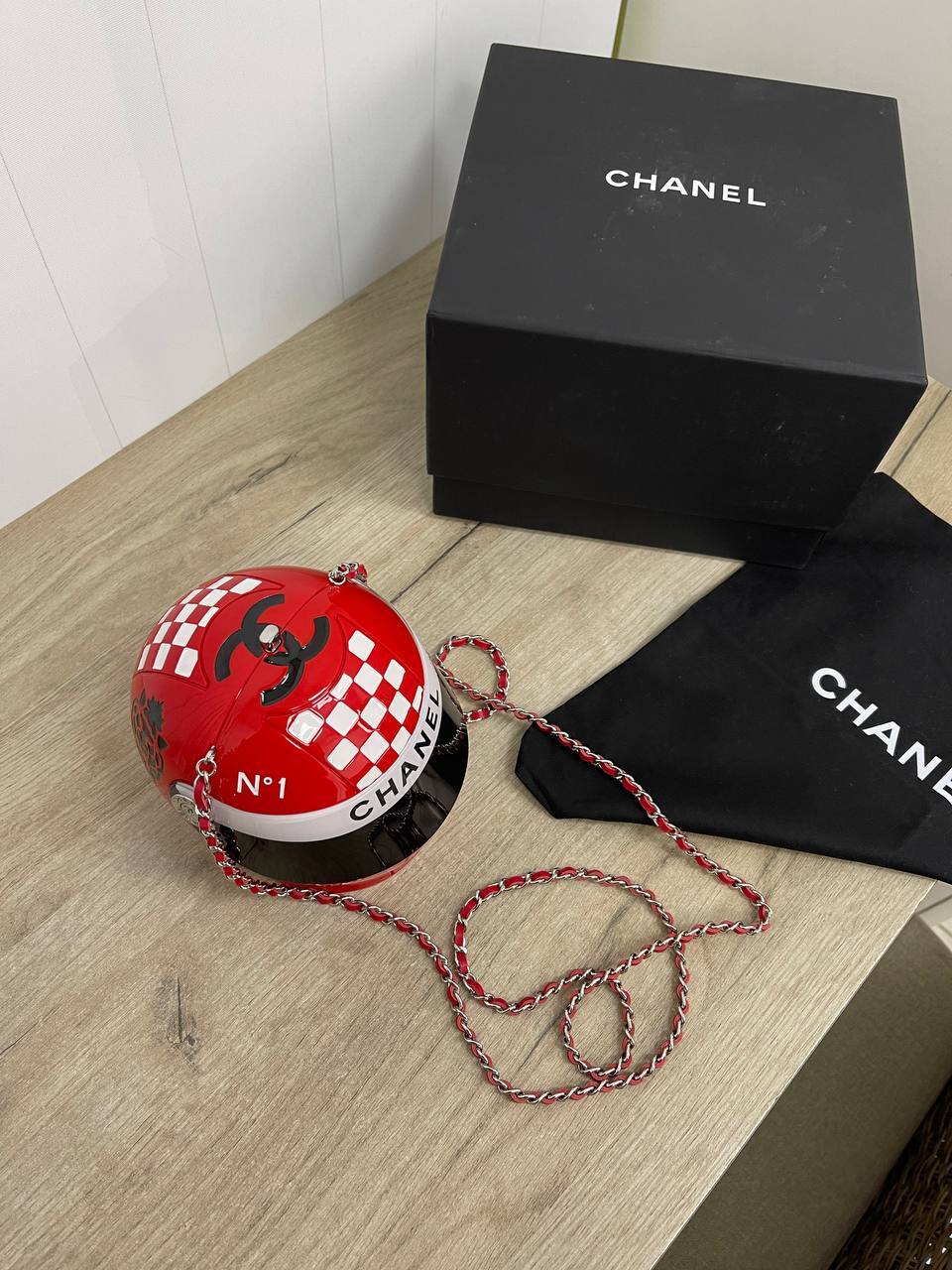 Элитный клатч Helmet Minaudiere Chanel BP-26389 Элитный клатч Helmet Minaudiere Chanel BP-26389