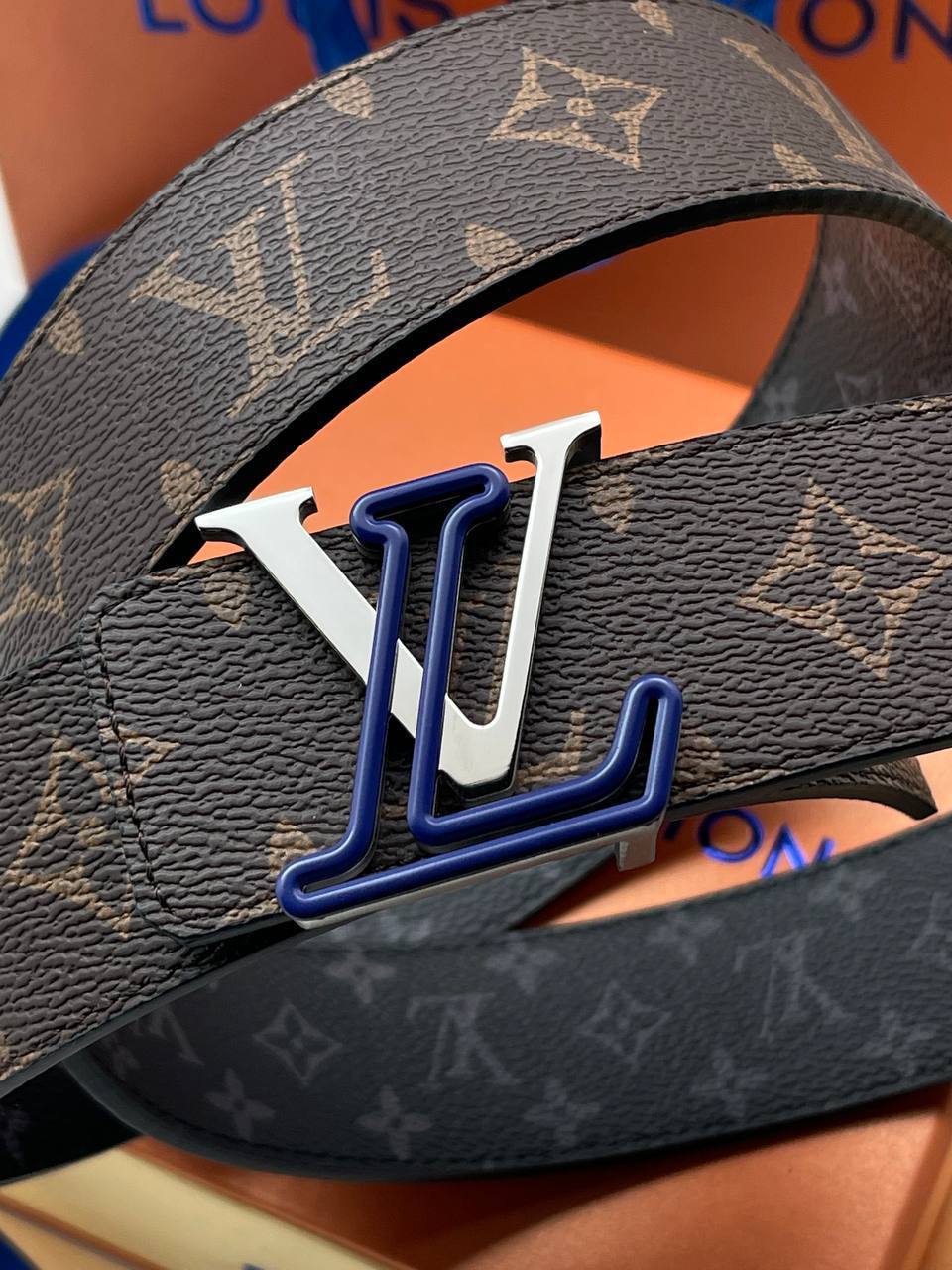 Двухсторонний ремень Louis Vuitton лимитированный BP-14244 Двухсторонний ремень Louis Vuitton лимитированный BP-14244