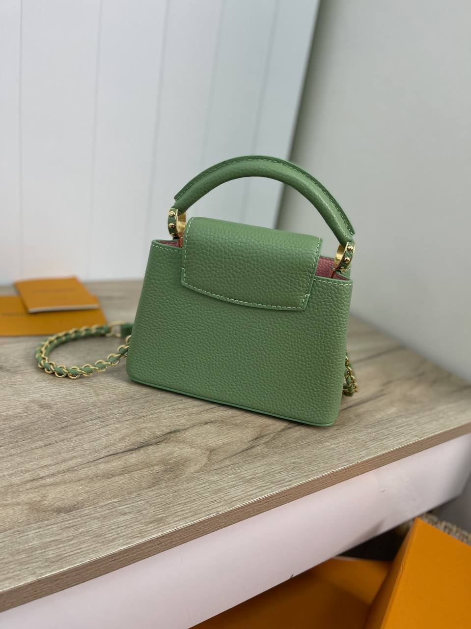 Коллекционная сумка Capucines Louis Vuitton, 20 см, BP-29919 Коллекционная сумка Capucines Louis Vuitton, 20 см, BP-29919