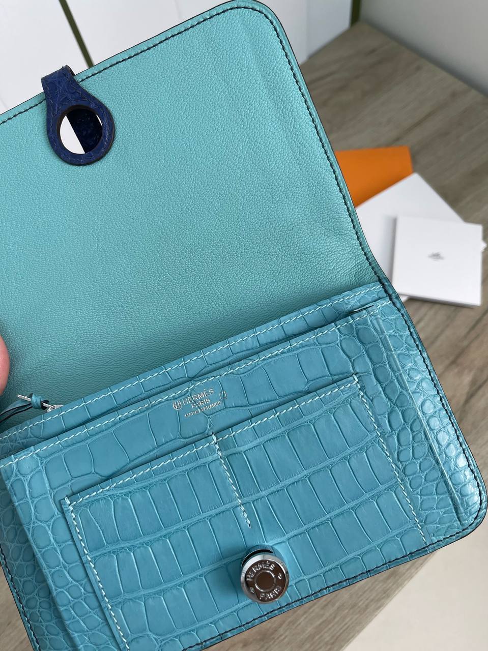 Коллекционный кошелёк Crocodile Niloticus Lisse Hermes BP-18146 Коллекционный кошелёк Crocodile Niloticus Lisse Hermes BP-18146