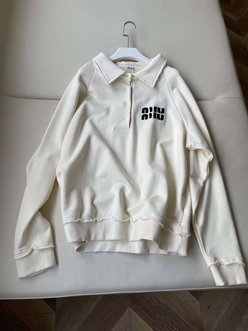 Поло Miu Miu эксклюзивное BP-47860 Поло Miu Miu эксклюзивное BP-47860