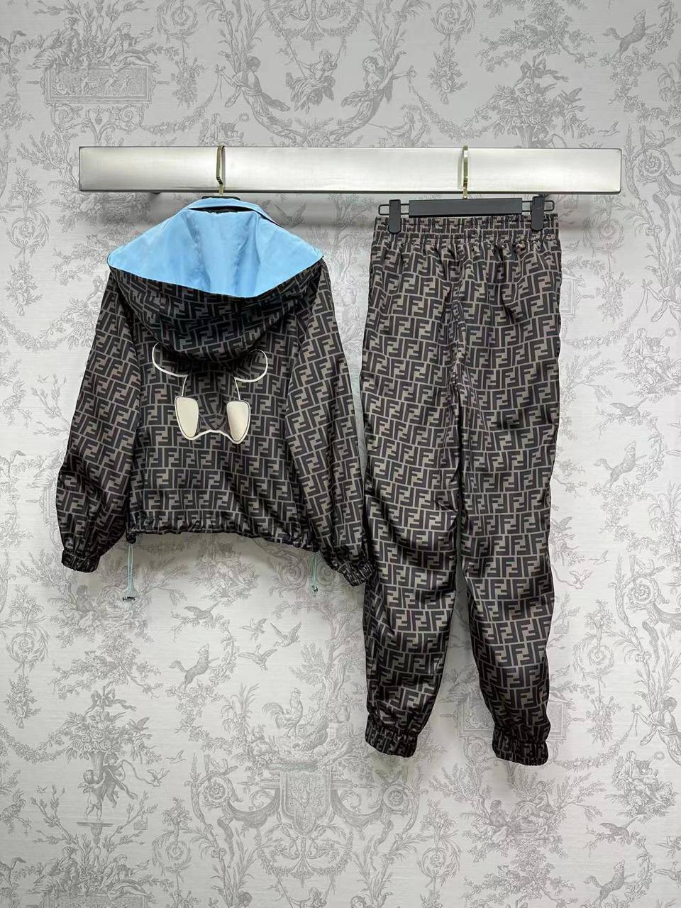 Элитный двусторонний костюм Fendi BP-47936 Элитный двусторонний костюм Fendi BP-47936