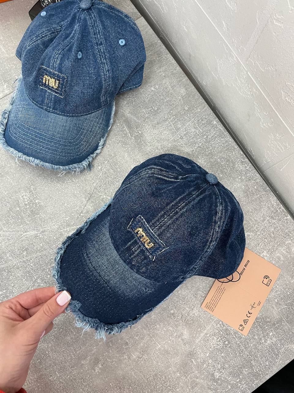 Повседневная бейсболка Miu Miu BP-48801 Повседневная бейсболка Miu Miu BP-48801