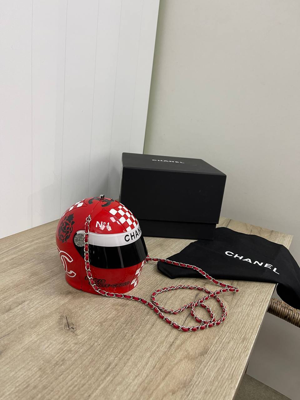 Элитный клатч Helmet Minaudiere Chanel BP-26389 Элитный клатч Helmet Minaudiere Chanel BP-26389