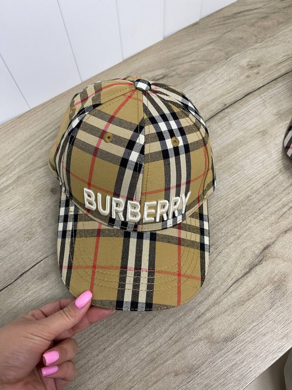 Бейсболка BP-28940 Burberry трендовая Бейсболка BP-28940 Burberry трендовая