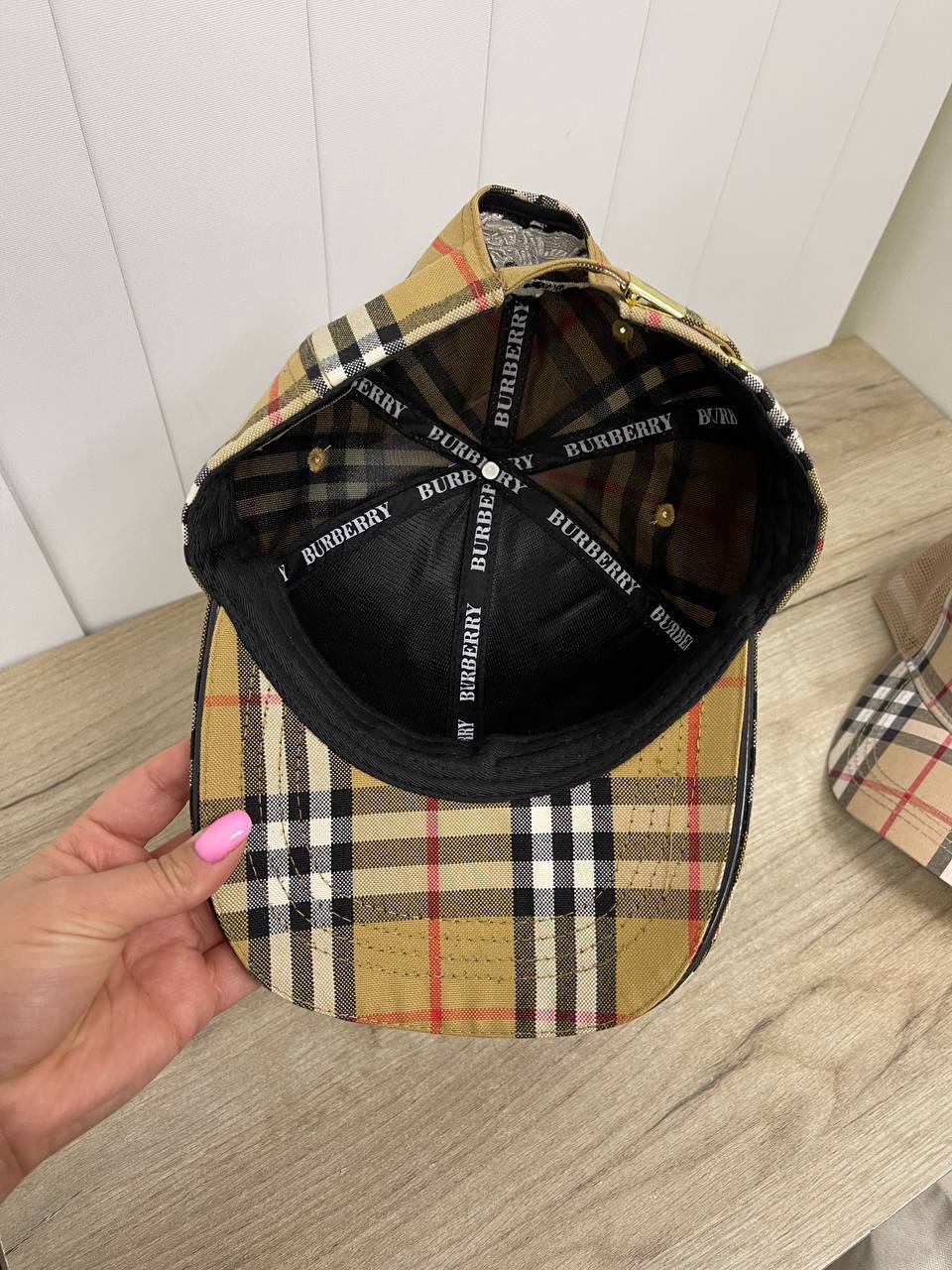 Бейсболка BP-28940 Burberry трендовая Бейсболка BP-28940 Burberry трендовая