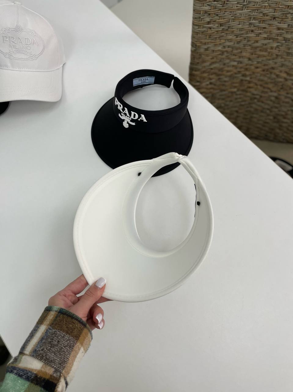 Стильный козырек Prada BP-30723 Стильный козырек Prada BP-30723