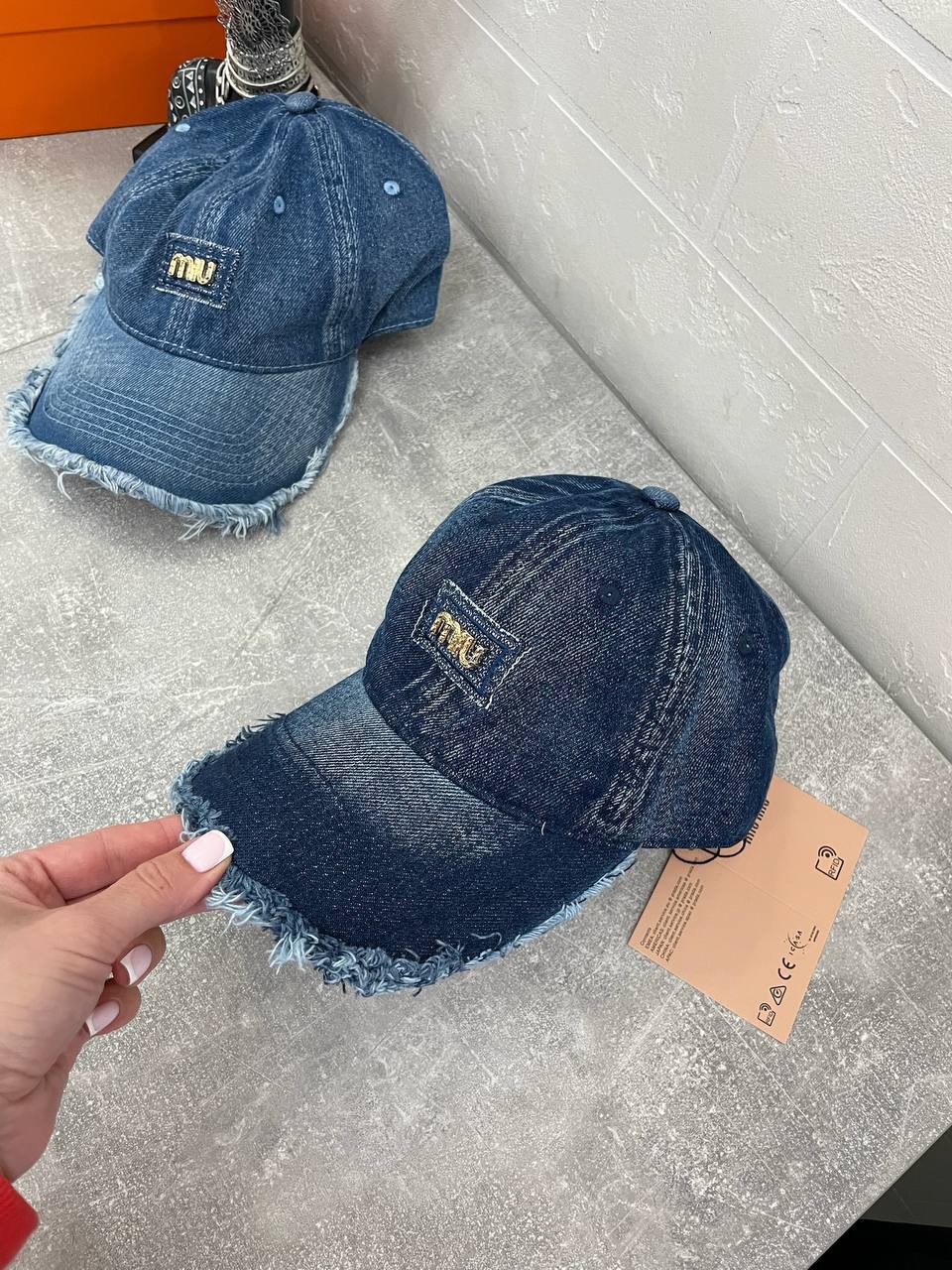 Повседневная бейсболка Miu Miu BP-48801 Повседневная бейсболка Miu Miu BP-48801