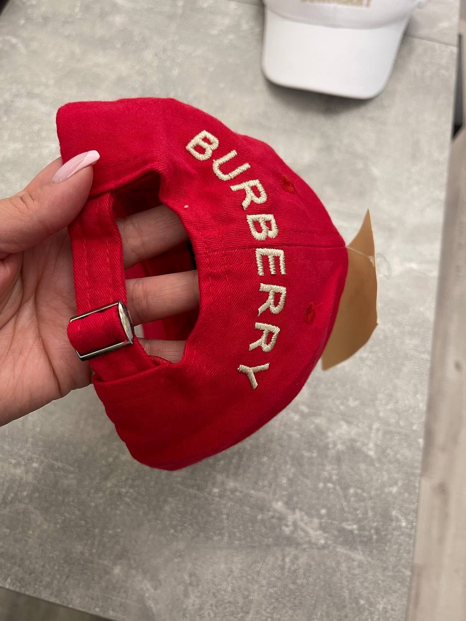 Бейсболка Burberry BP-49685 стильная Бейсболка Burberry BP-49685 стильная