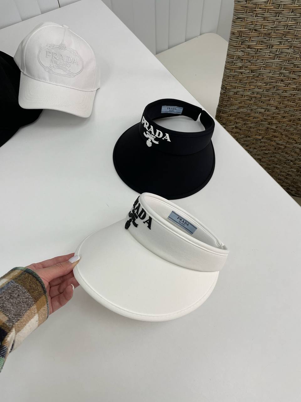 Стильный козырек Prada BP-30723 Стильный козырек Prada BP-30723