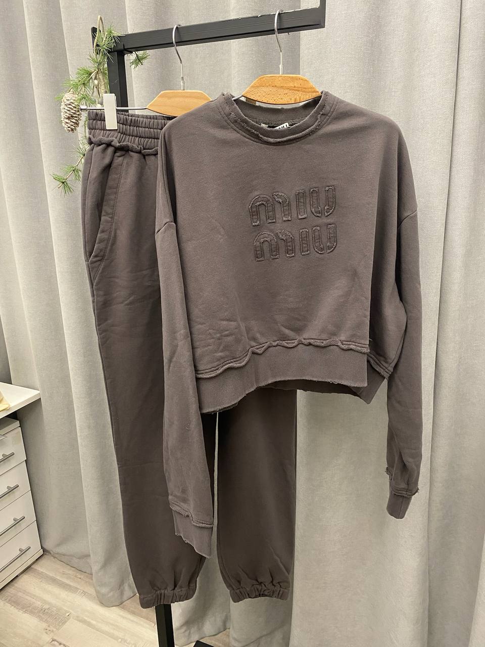 Премиум спортивный костюм Miu Miu BP-44531 Премиум спортивный костюм Miu Miu BP-44531