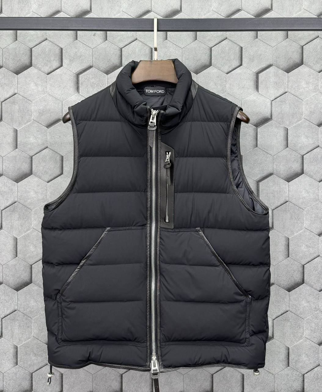 Tom Ford стильный жилет BP-45453 Tom Ford стильный жилет BP-45453