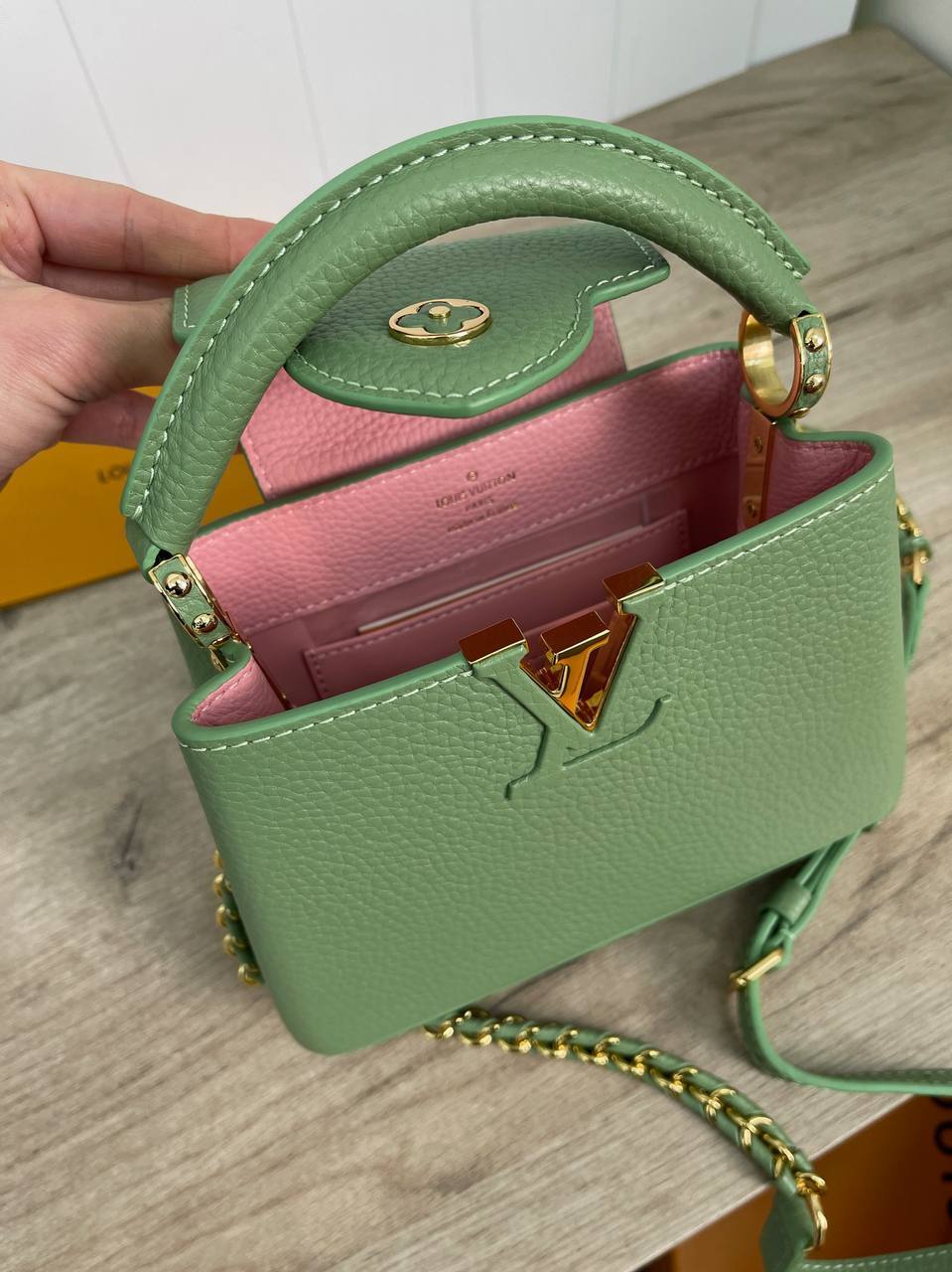 Коллекционная сумка Capucines Louis Vuitton, 20 см, BP-29919 Коллекционная сумка Capucines Louis Vuitton, 20 см, BP-29919