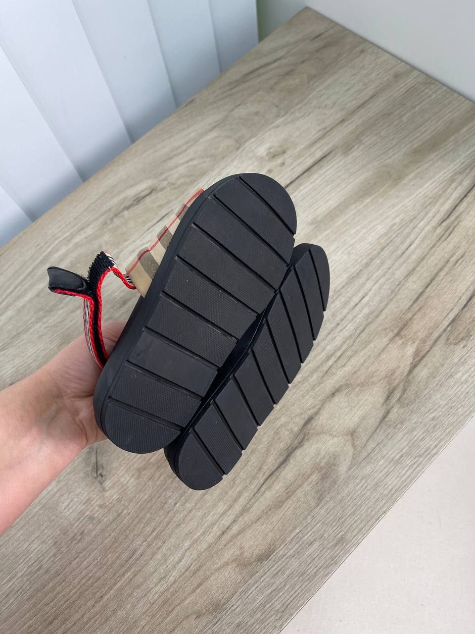 Сандалии Burberry BP-26850 коллекционные Сандалии Burberry BP-26850 коллекционные