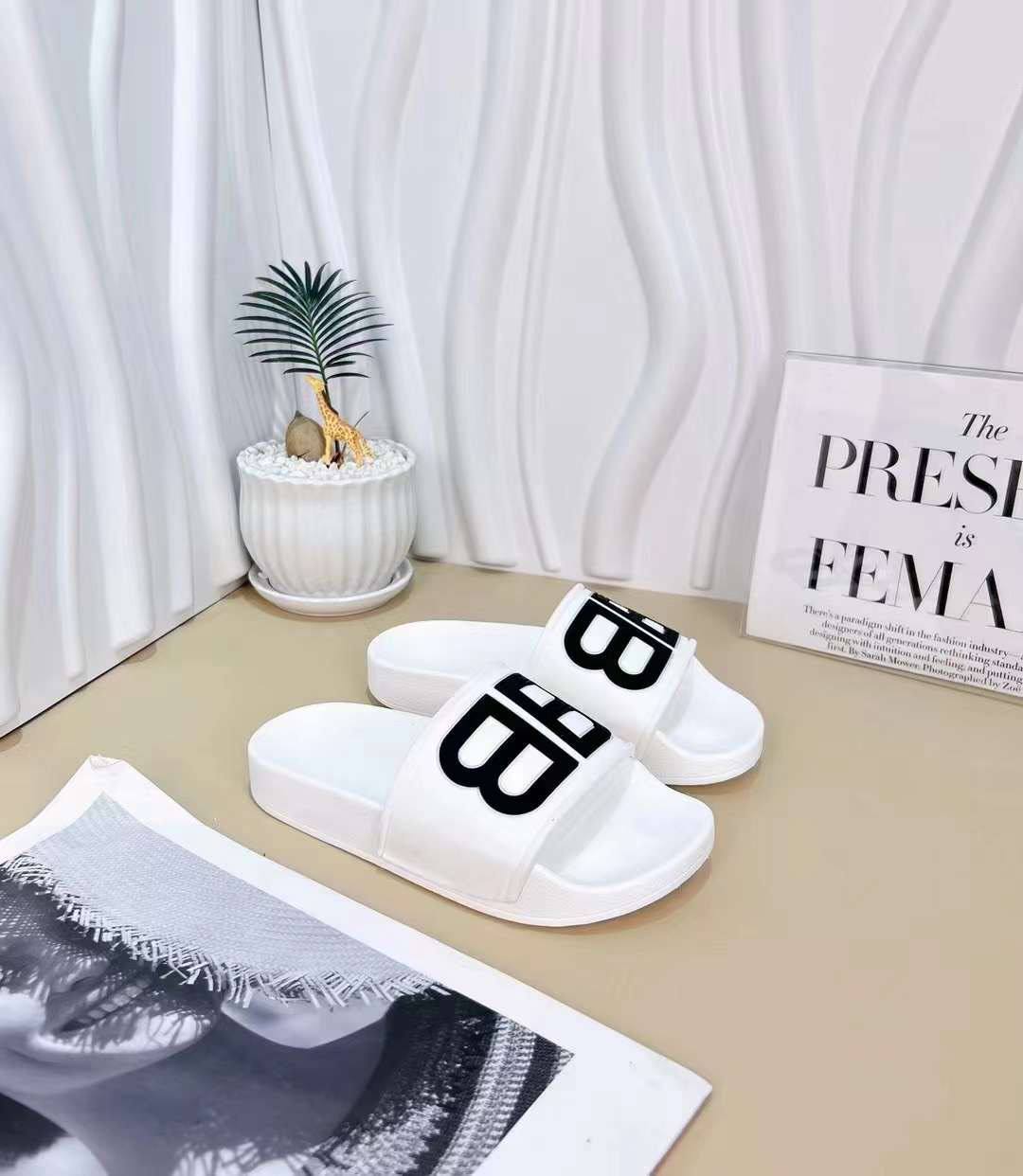 Шлепанцы BP-50383 Balenciaga стильные Шлепанцы BP-50383 Balenciaga стильные