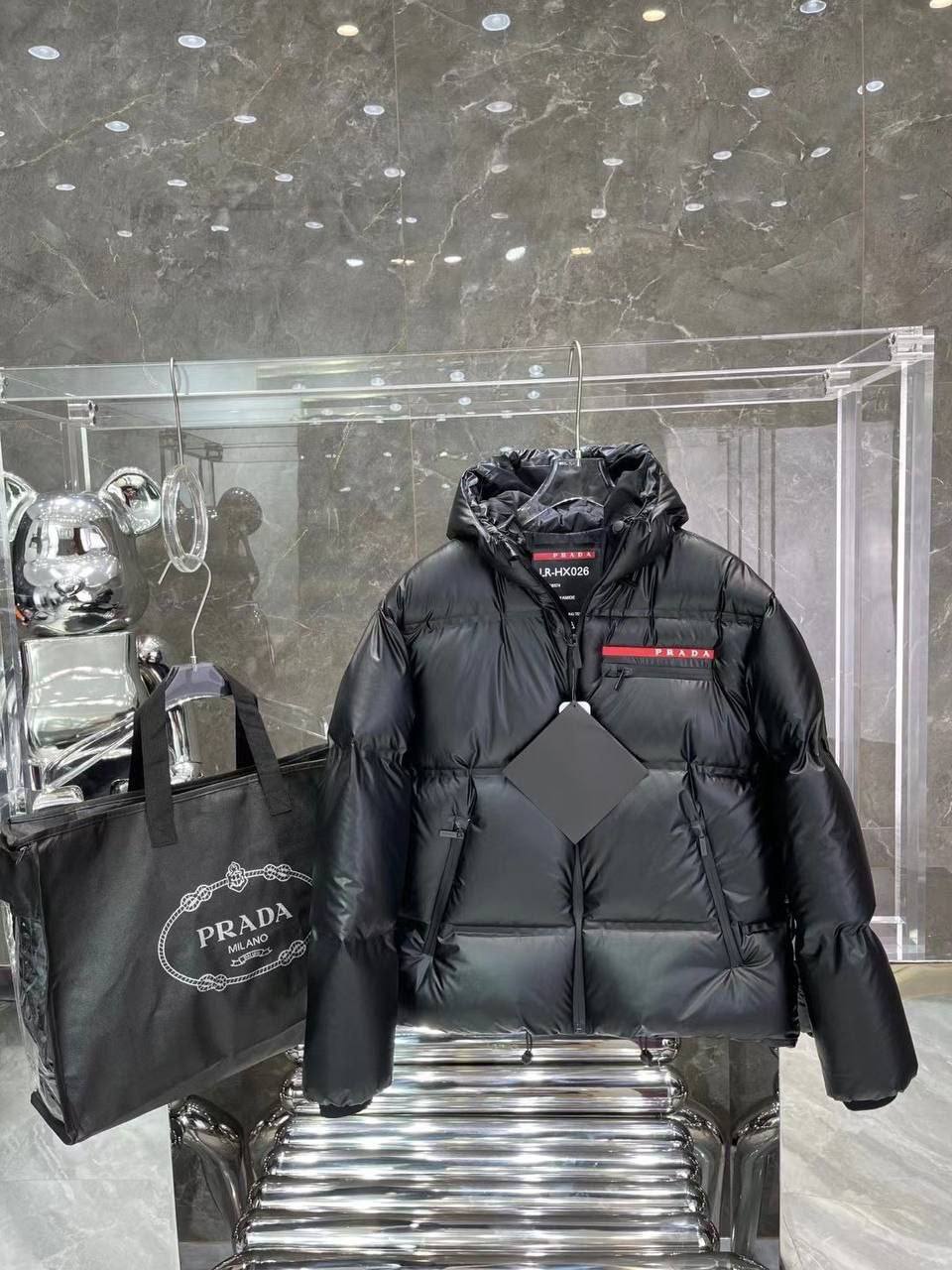 Пуховик черный Prada Primaloft BP-357173 Пуховик черный Prada Primaloft BP-357173