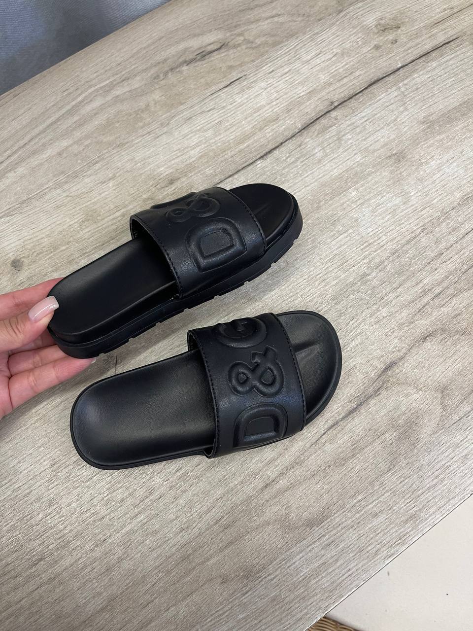 Шлепанцы Dolce & Gabbana BP-52184 трендовые Шлепанцы Dolce & Gabbana BP-52184 трендовые