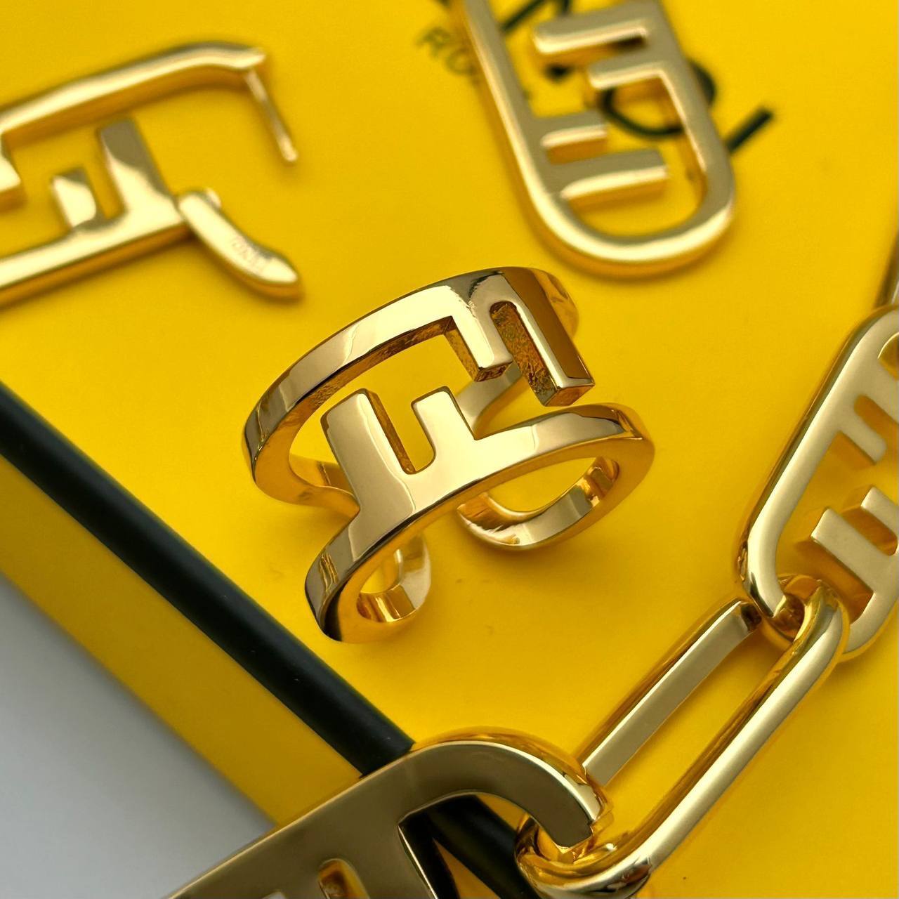 Кольцо Fendi BP-52703 люксовое Кольцо Fendi BP-52703 люксовое