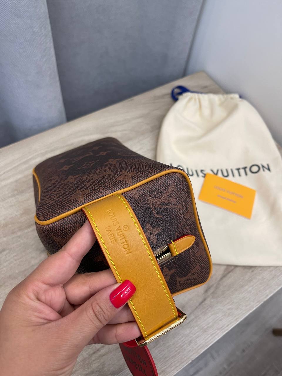 Косметичка желто-коричневая премиум Louis Vuitton BP-52916 Косметичка желто-коричневая премиум Louis Vuitton BP-52916