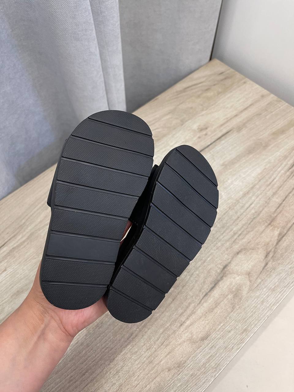 Шлепанцы Dolce & Gabbana BP-52184 трендовые Шлепанцы Dolce & Gabbana BP-52184 трендовые