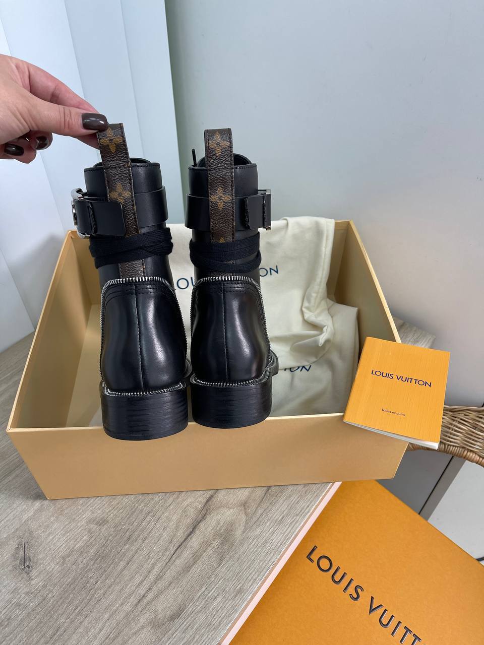 Люкс ботинки Louis Vuitton BP-24324 Люкс ботинки Louis Vuitton BP-24324