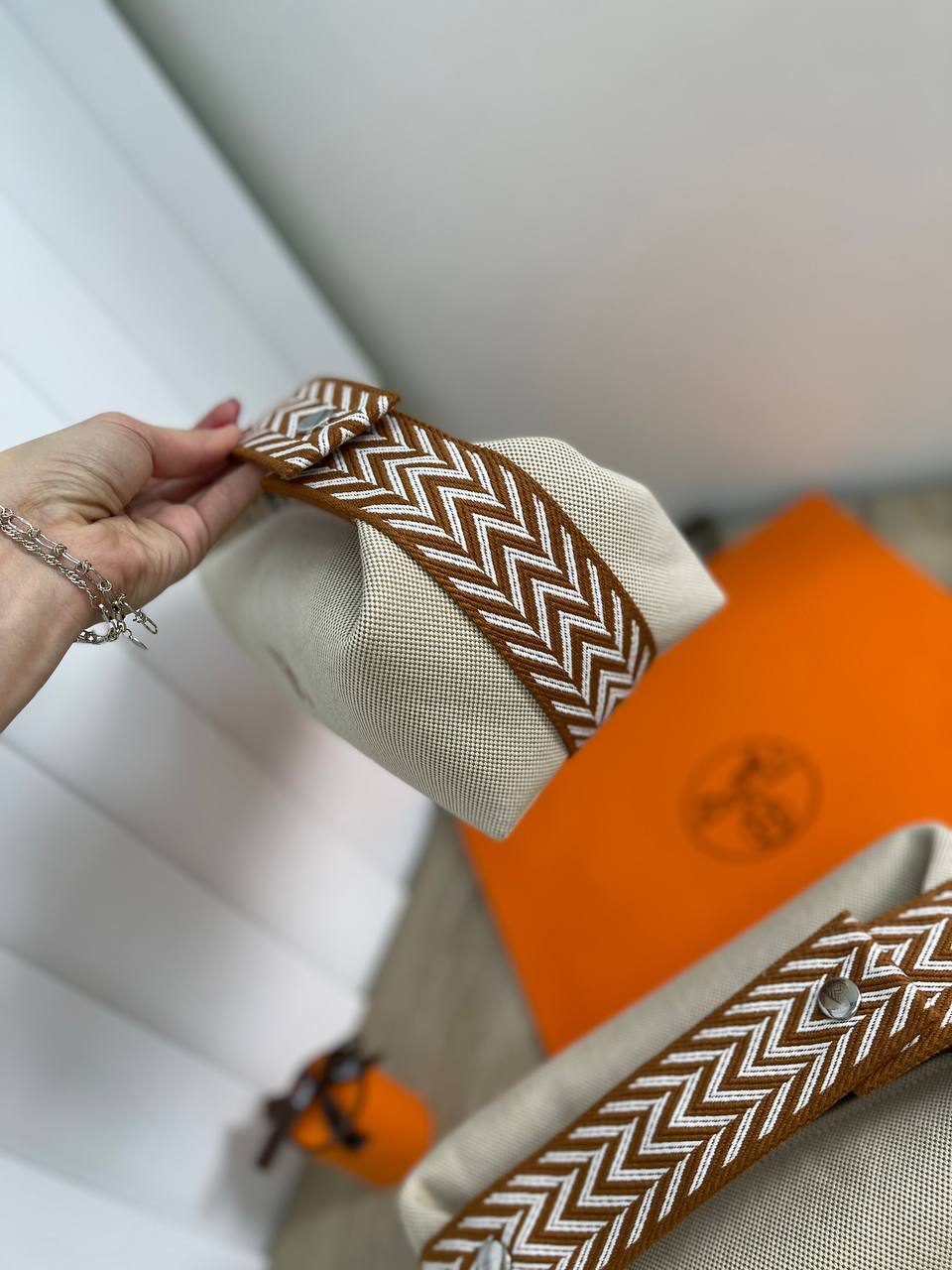 Косметичка светло-серая 21 см премиум женская Hermes BP-24602 Косметичка светло-серая 21 см премиум женская Hermes BP-24602