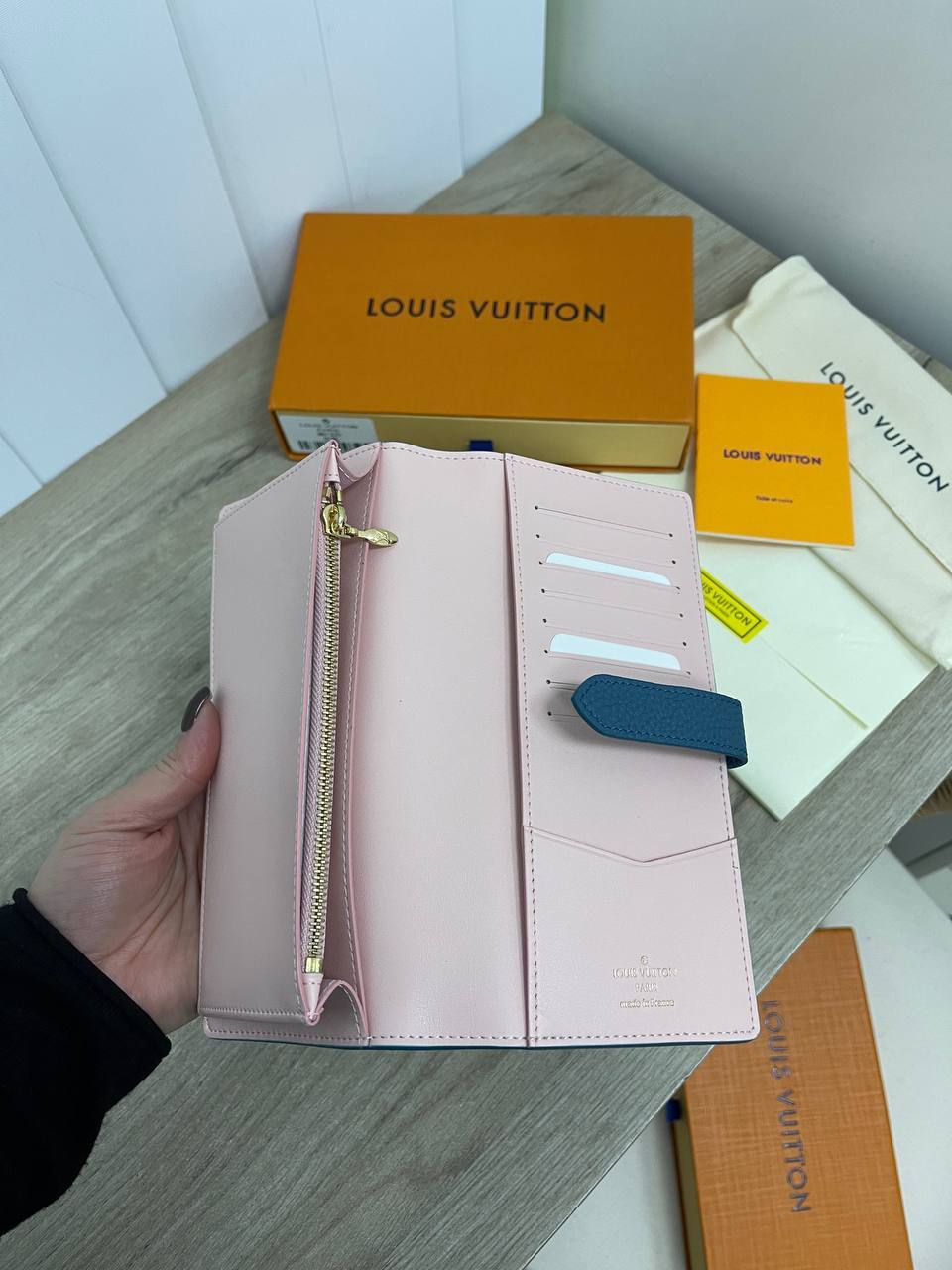 Кошелёк премиум Vertical Louis Vuitton BP-24597 Кошелёк премиум Vertical Louis Vuitton BP-24597