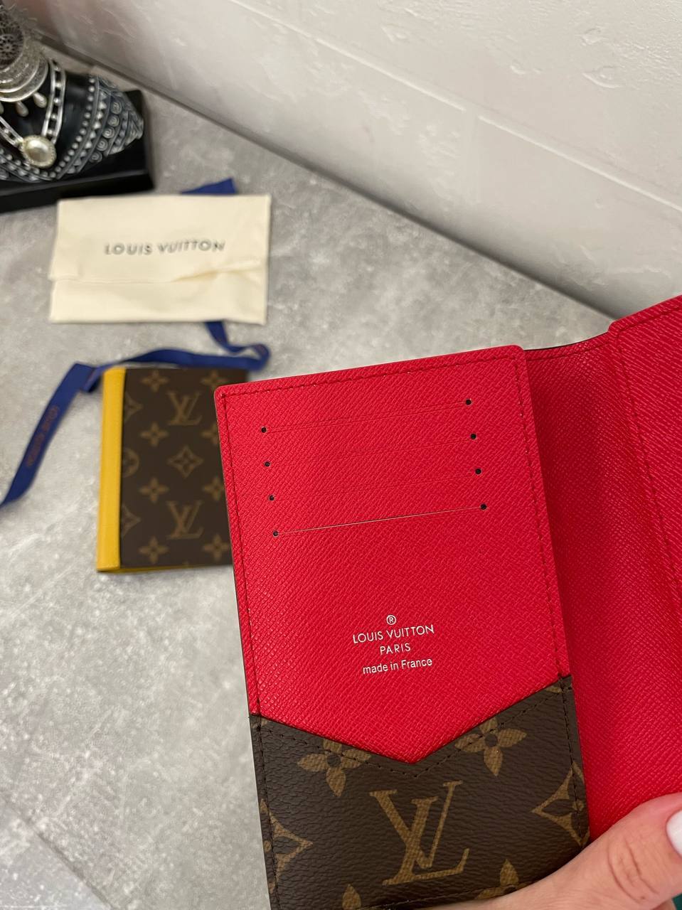 Коллекционная обложка на паспорт Louis Vuitton BP-46540 Коллекционная обложка на паспорт Louis Vuitton BP-46540