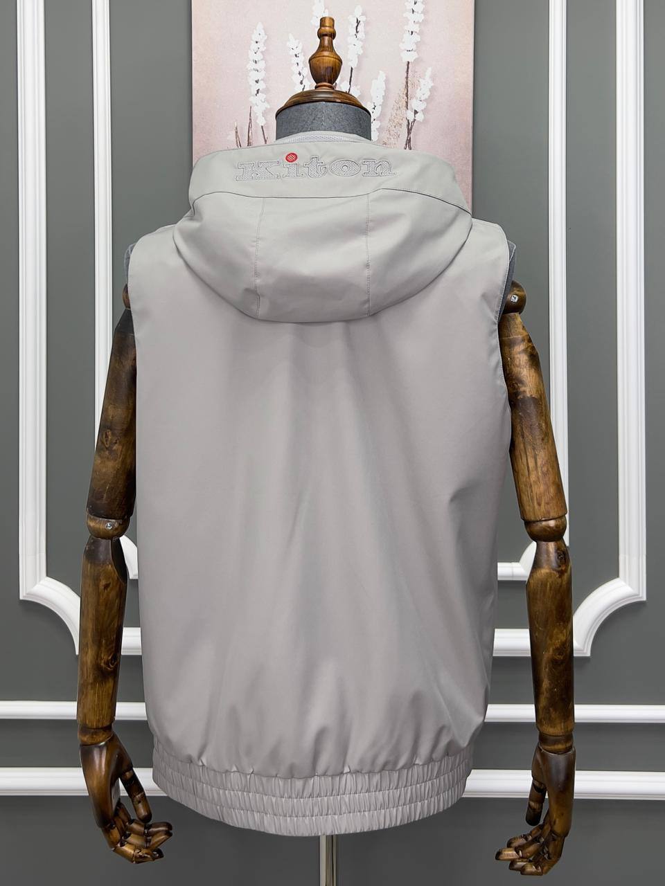 Стильный жилет Kiton BP-49207 Стильный жилет Kiton BP-49207