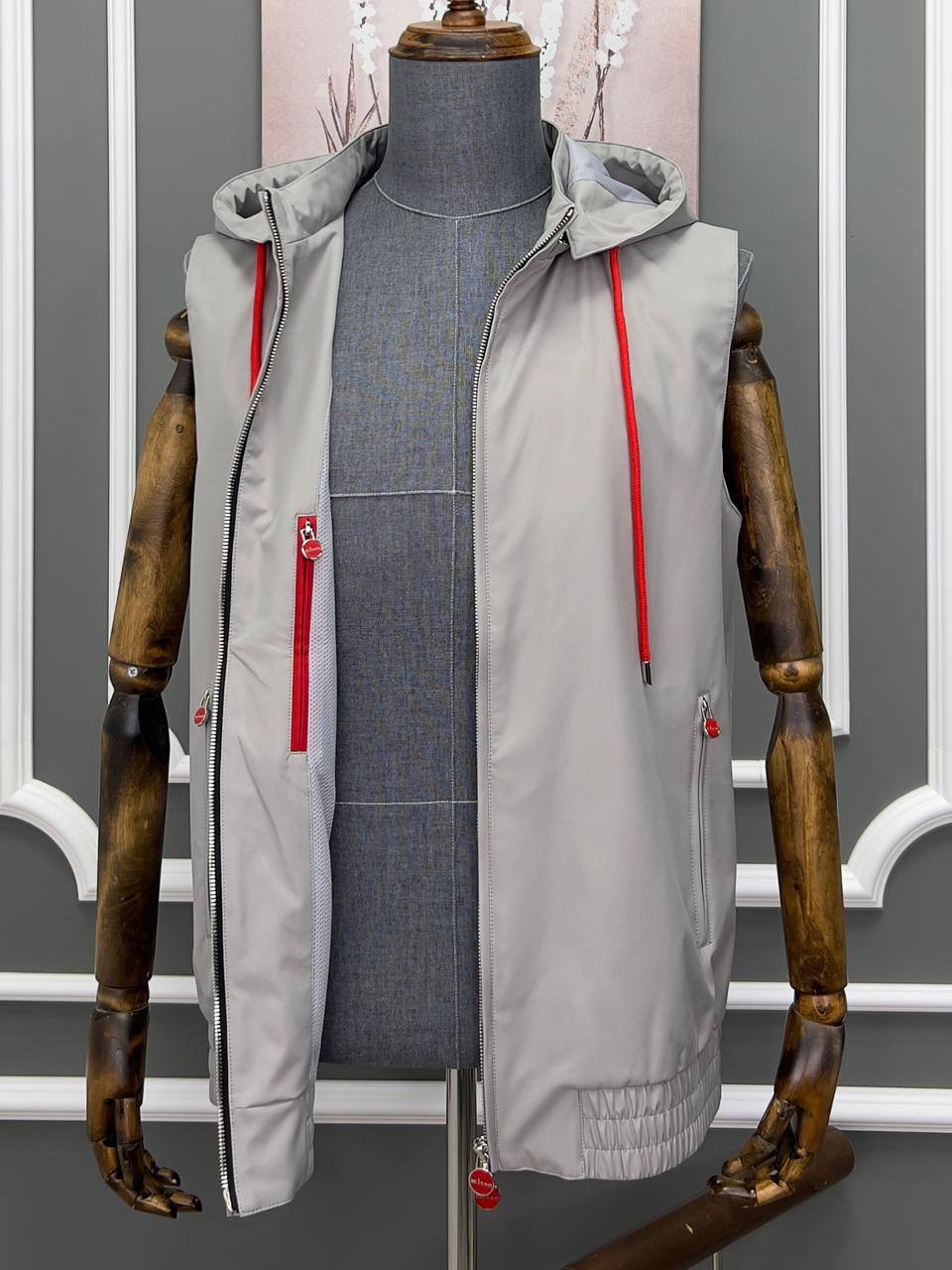 Стильный жилет Kiton BP-49207 Стильный жилет Kiton BP-49207