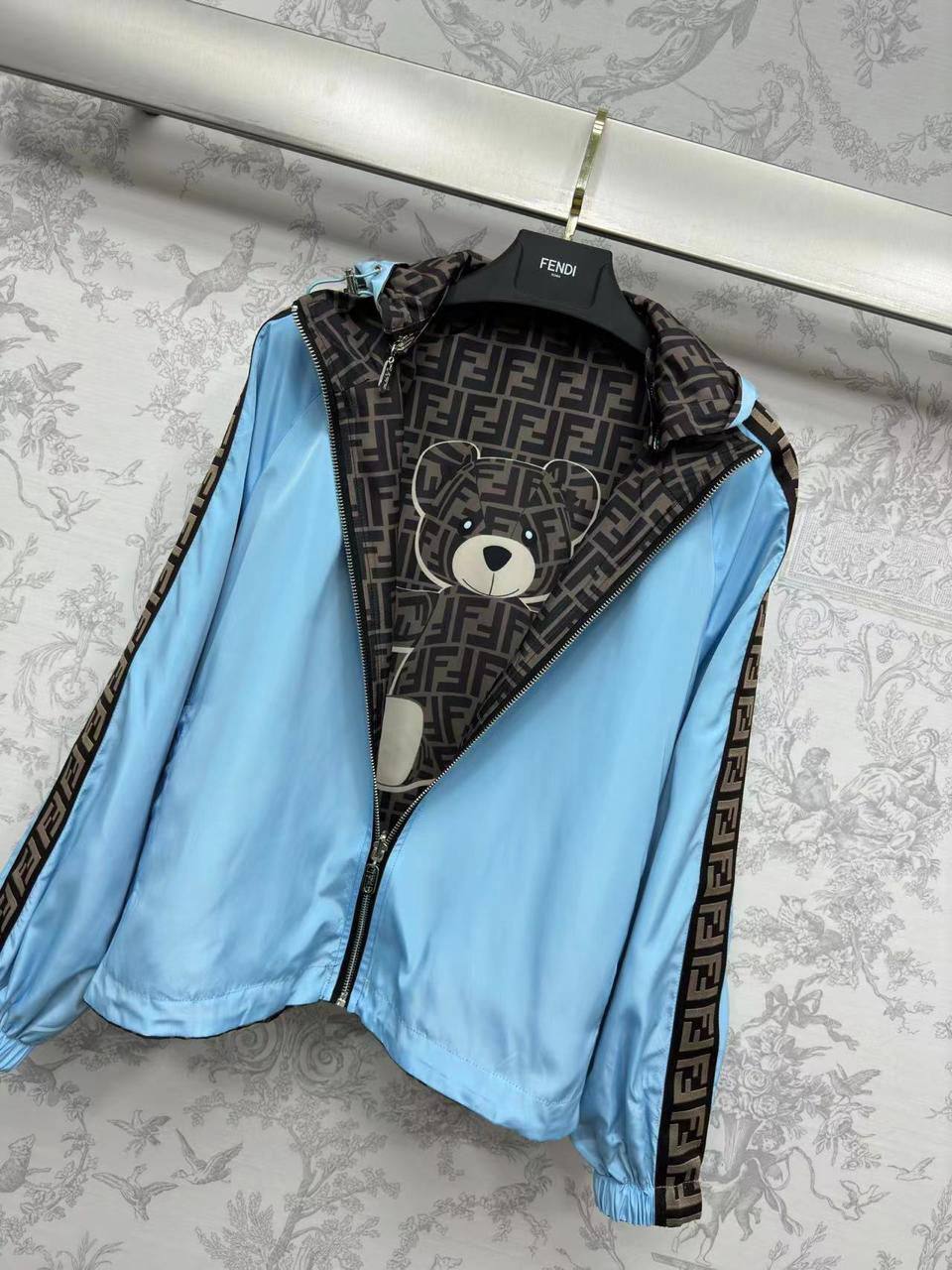 Элитный двусторонний костюм Fendi BP-47936 Элитный двусторонний костюм Fendi BP-47936