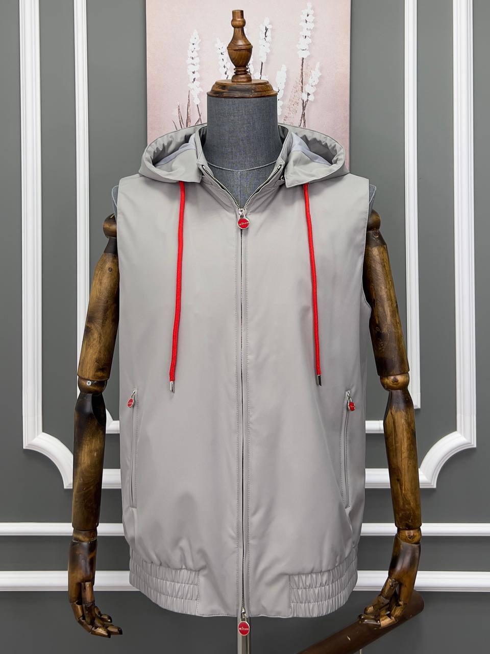 Стильный жилет Kiton BP-49207 Стильный жилет Kiton BP-49207