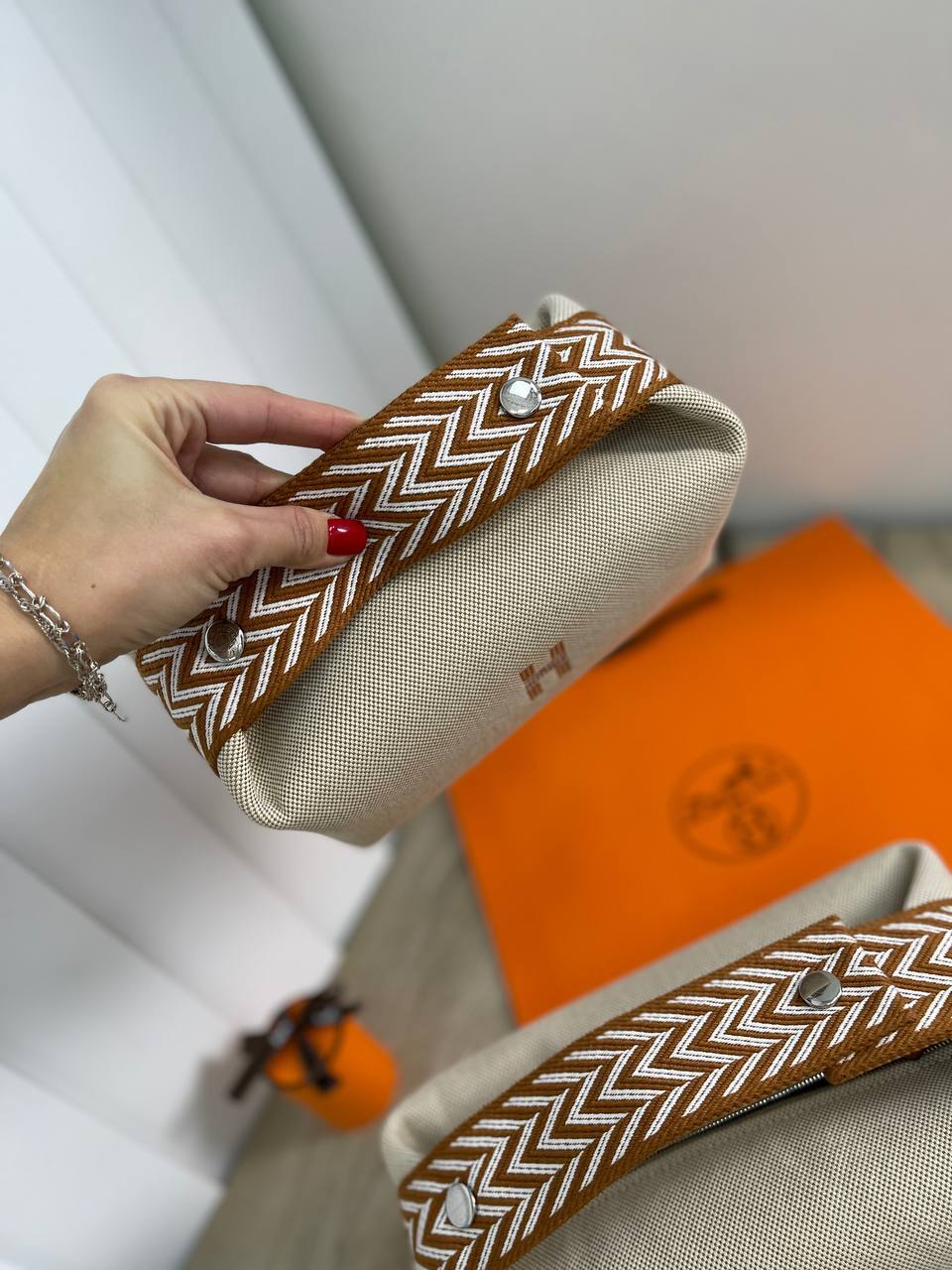 Косметичка светло-серая 21 см премиум женская Hermes BP-24602 Косметичка светло-серая 21 см премиум женская Hermes BP-24602