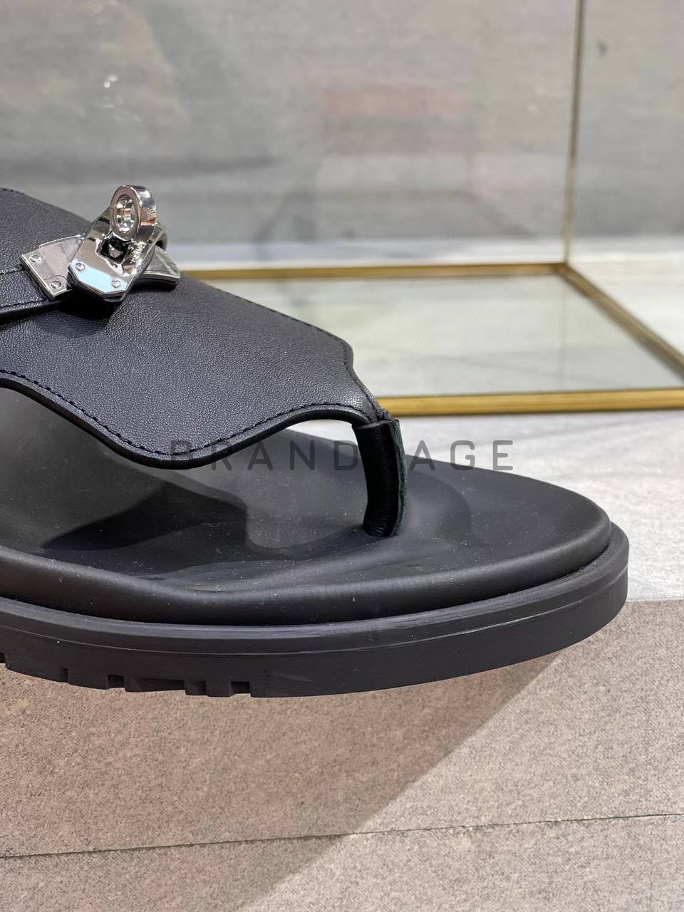 Шлепанцы кожаные Hermes Empire BPLUX12439 Шлепанцы кожаные Hermes Empire BPLUX12439