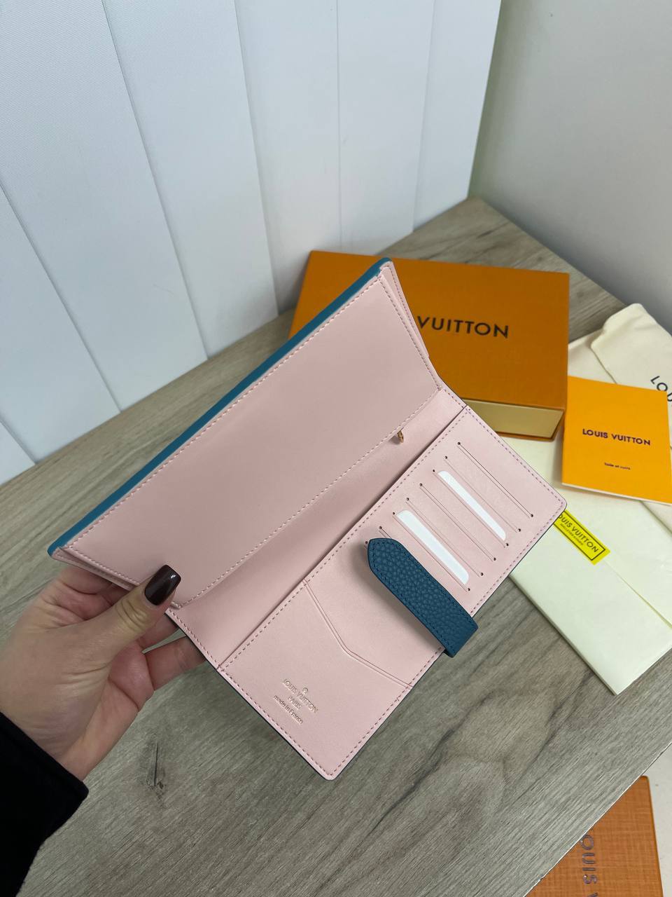 Кошелёк премиум Vertical Louis Vuitton BP-24597 Кошелёк премиум Vertical Louis Vuitton BP-24597