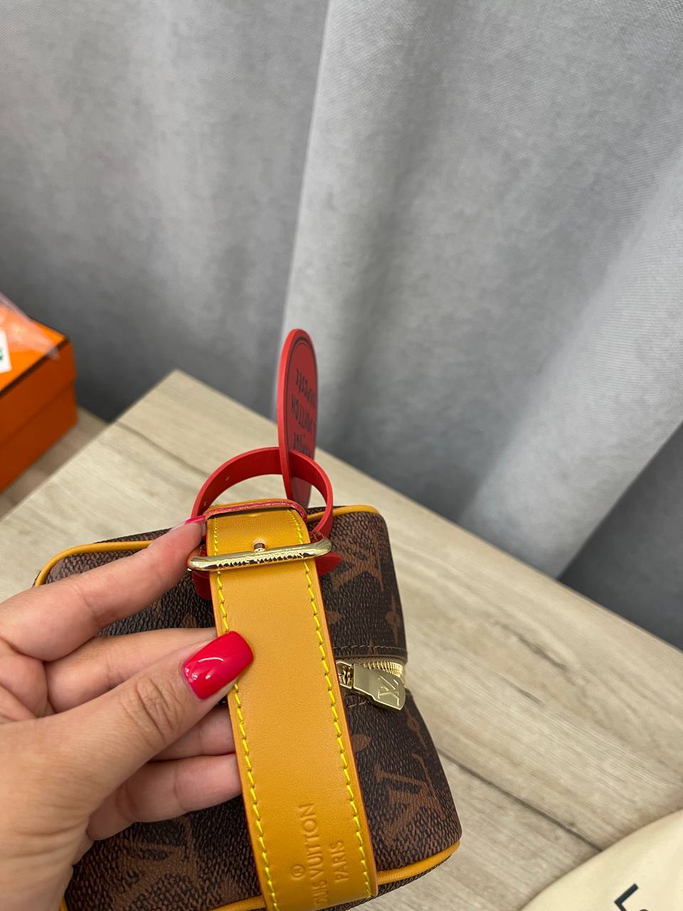 Косметичка желто-коричневая премиум Louis Vuitton BP-52916 Косметичка желто-коричневая премиум Louis Vuitton BP-52916