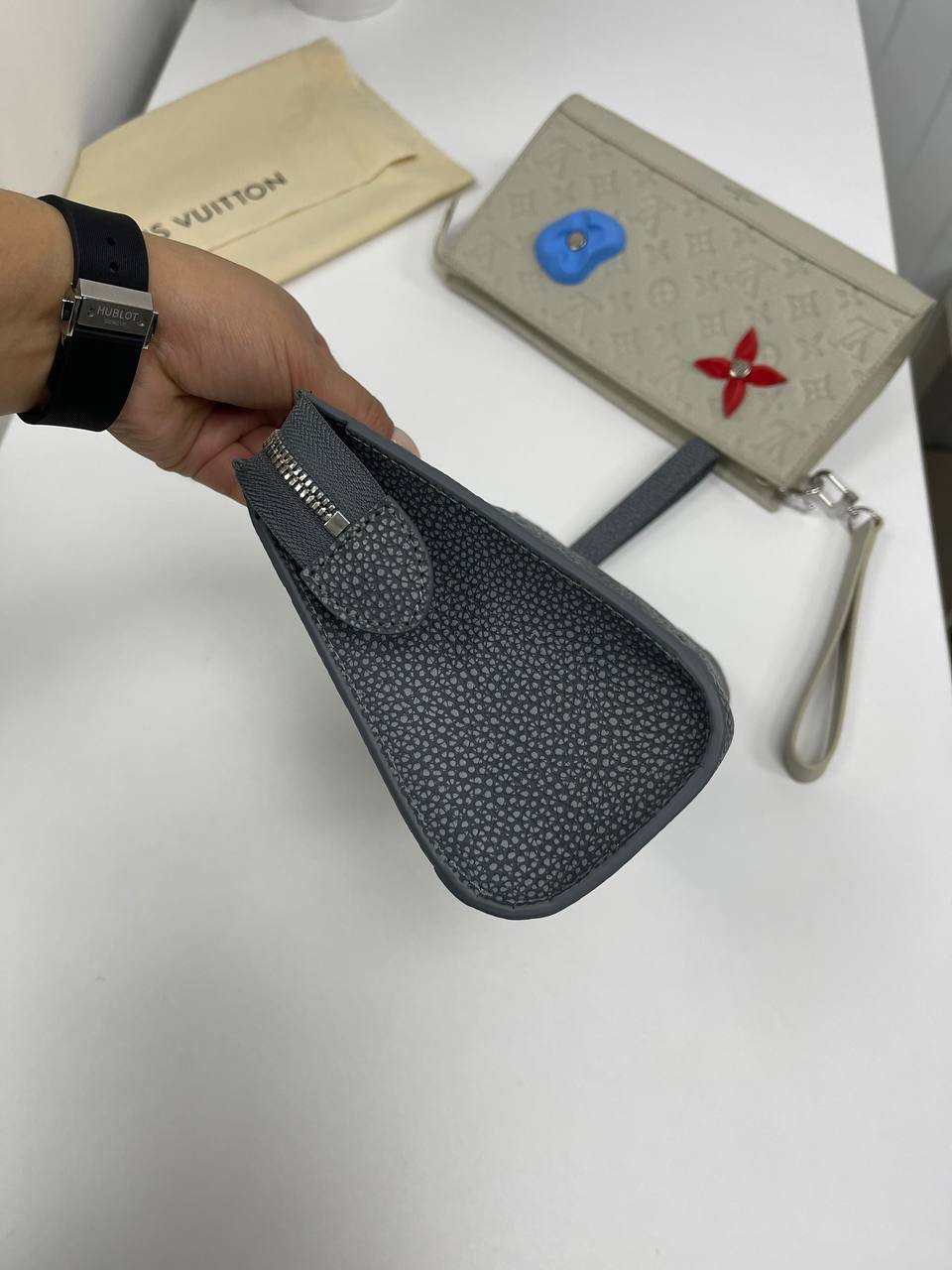 Клатч модель BP-22131 от Louis Vuitton Клатч модель BP-22131 от Louis Vuitton