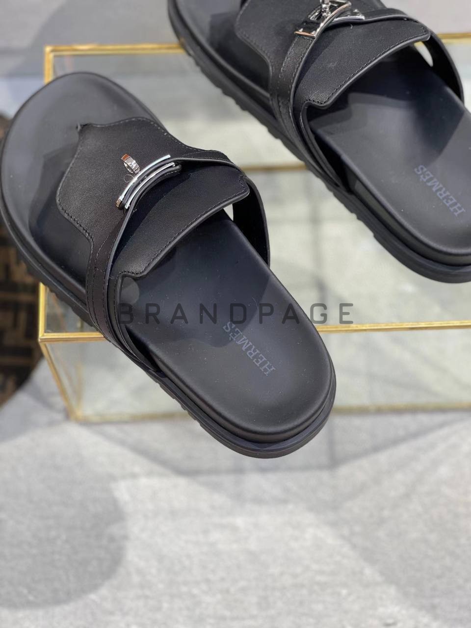 Шлепанцы кожаные Hermes Empire BPLUX12439 Шлепанцы кожаные Hermes Empire BPLUX12439