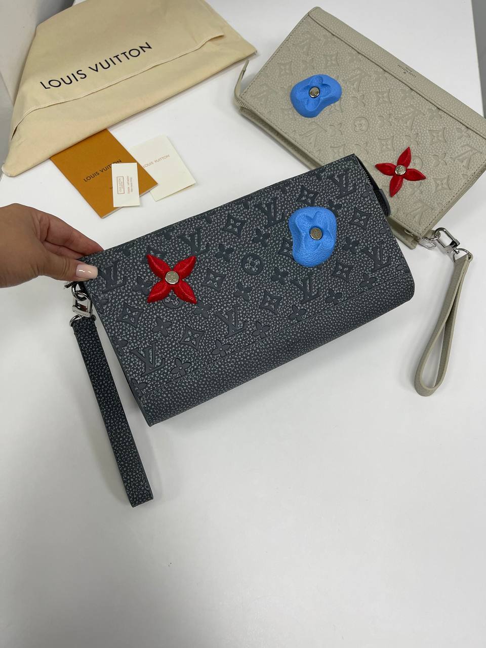 Клатч модель BP-22131 от Louis Vuitton Клатч модель BP-22131 от Louis Vuitton