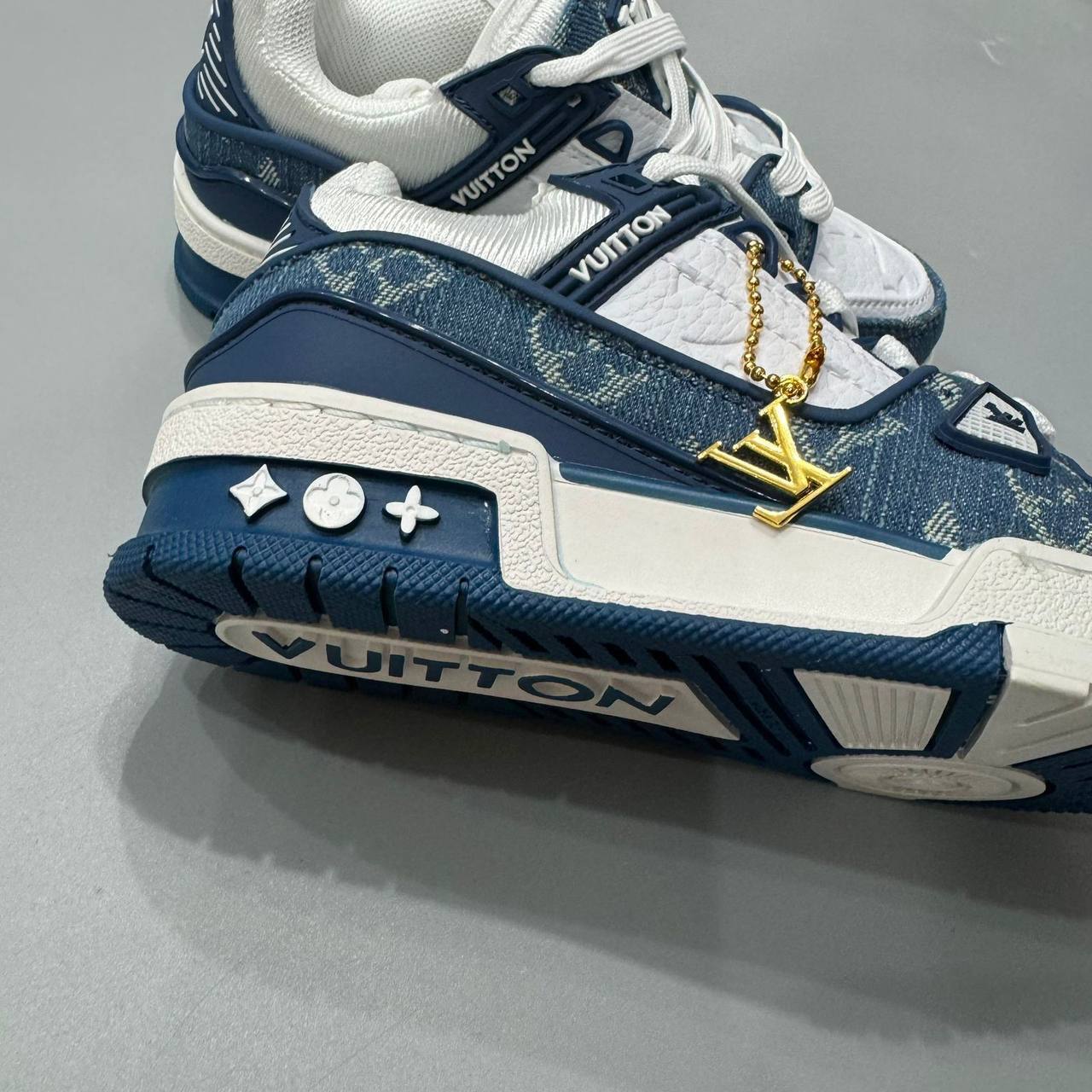 Эксклюзивные кроссовки Louis Vuitton BP-48936 Эксклюзивные кроссовки Louis Vuitton BP-48936