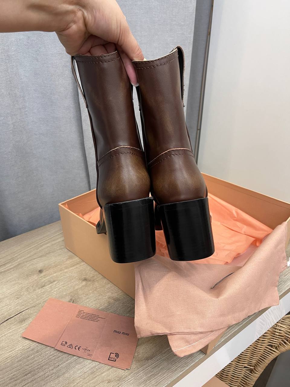 Повседневные ботинки Miu Miu BP-39964 Повседневные ботинки Miu Miu BP-39964