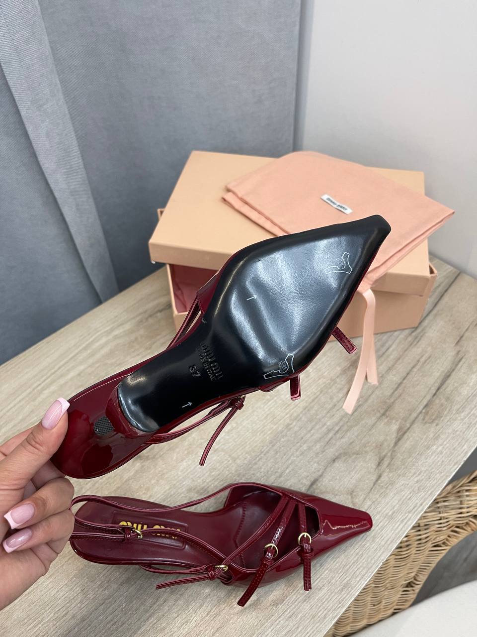 Трендовые туфли Miu Miu BP-48877 Трендовые туфли Miu Miu BP-48877