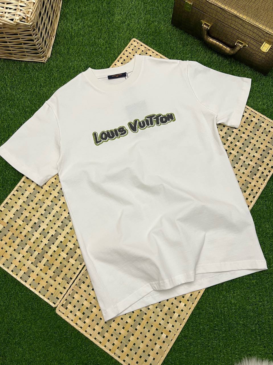 Футболка стильная Louis Vuitton BP-14884 Футболка стильная Louis Vuitton BP-14884