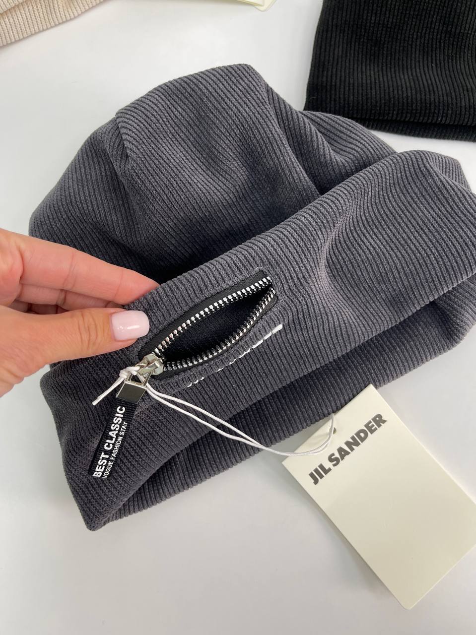 Дизайнерская шапка Jil Sander BP-19313 Дизайнерская шапка Jil Sander BP-19313