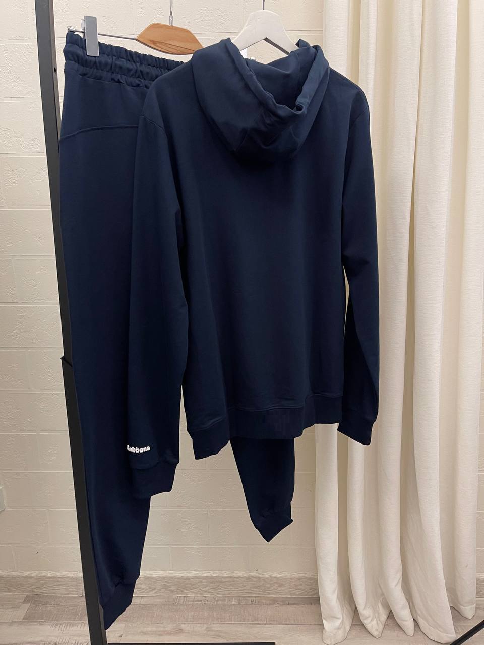 Спортивный костюм с рельефным логотипом синий Dolce & Gabbana BP-14445 Спортивный костюм с рельефным логотипом синий Dolce & Gabbana BP-14445